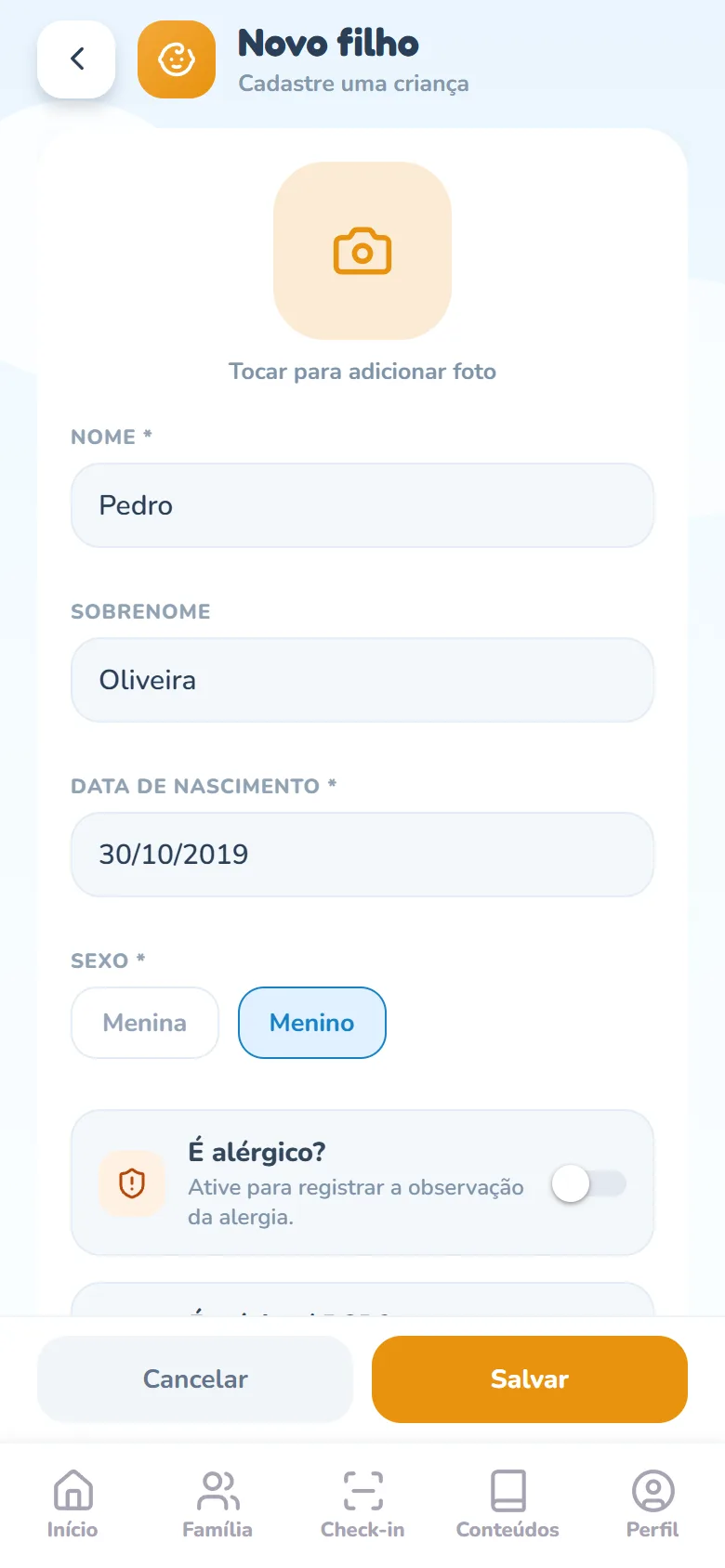 Tela Novo filho com o quadrado da foto no alto e os campos Nome, Sobrenome, Data de nascimento e Sexo preenchidos.